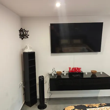 Urban Nest 10 Apartment *