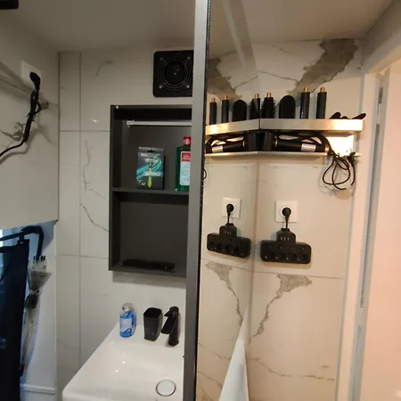 Urban Nest 10 Apartment