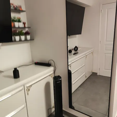 Urban Nest 10 Apartment Paris