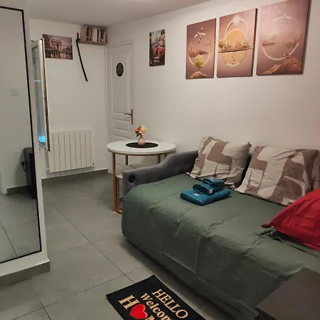Urban Nest 10 *