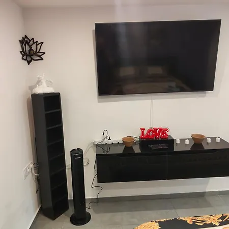 Urban Nest 10 *