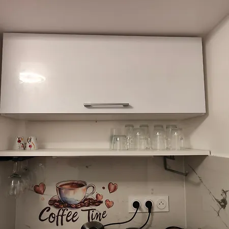 Urban Nest 10 *