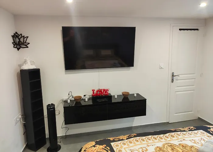 Urban Nest 10 Apartment Paris